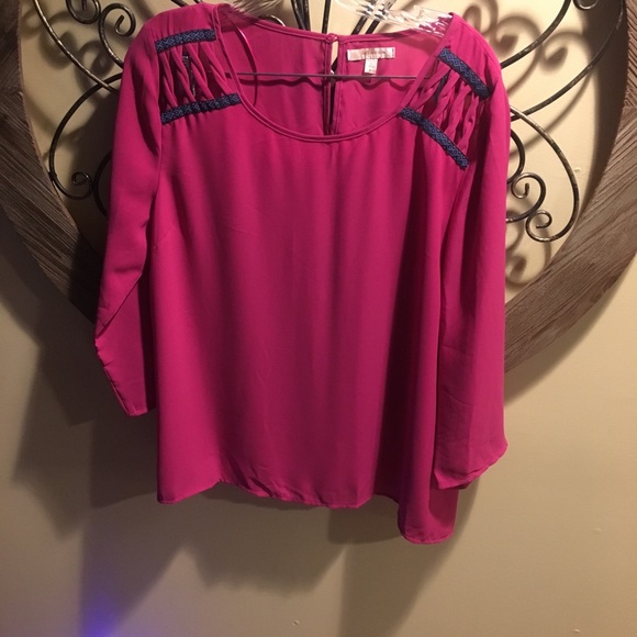 Skies are Blue Blouse - Picture 2 of 4